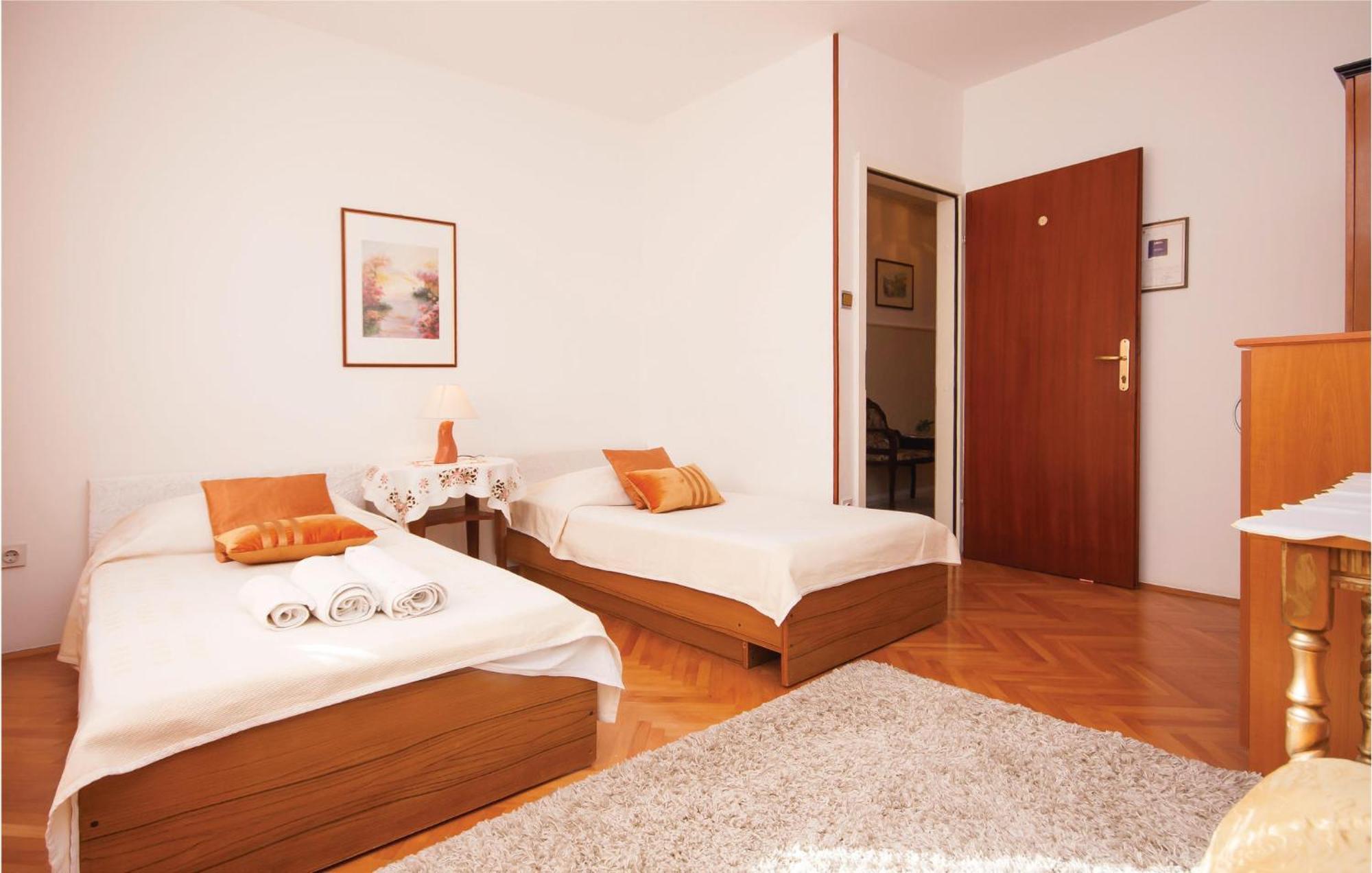 Cozy Apartment In Brodarica With Wifi מראה חיצוני תמונה