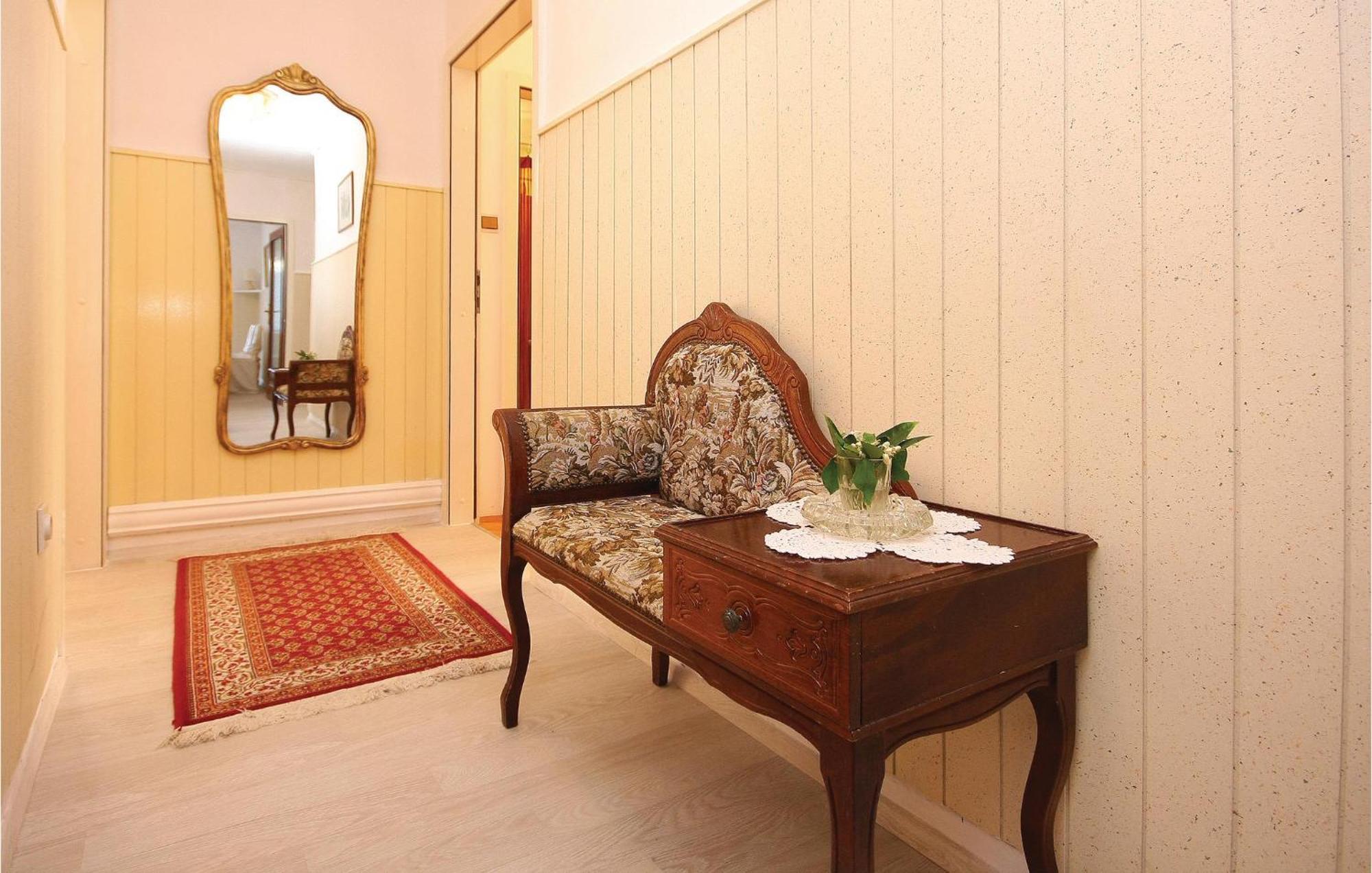 Cozy Apartment In Brodarica With Wifi מראה חיצוני תמונה