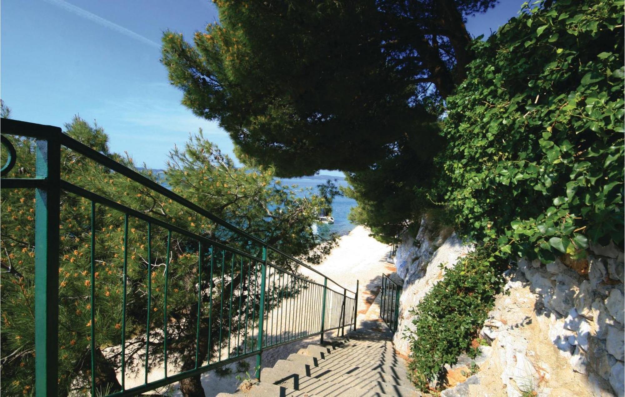 Cozy Apartment In Brodarica With Wifi מראה חיצוני תמונה