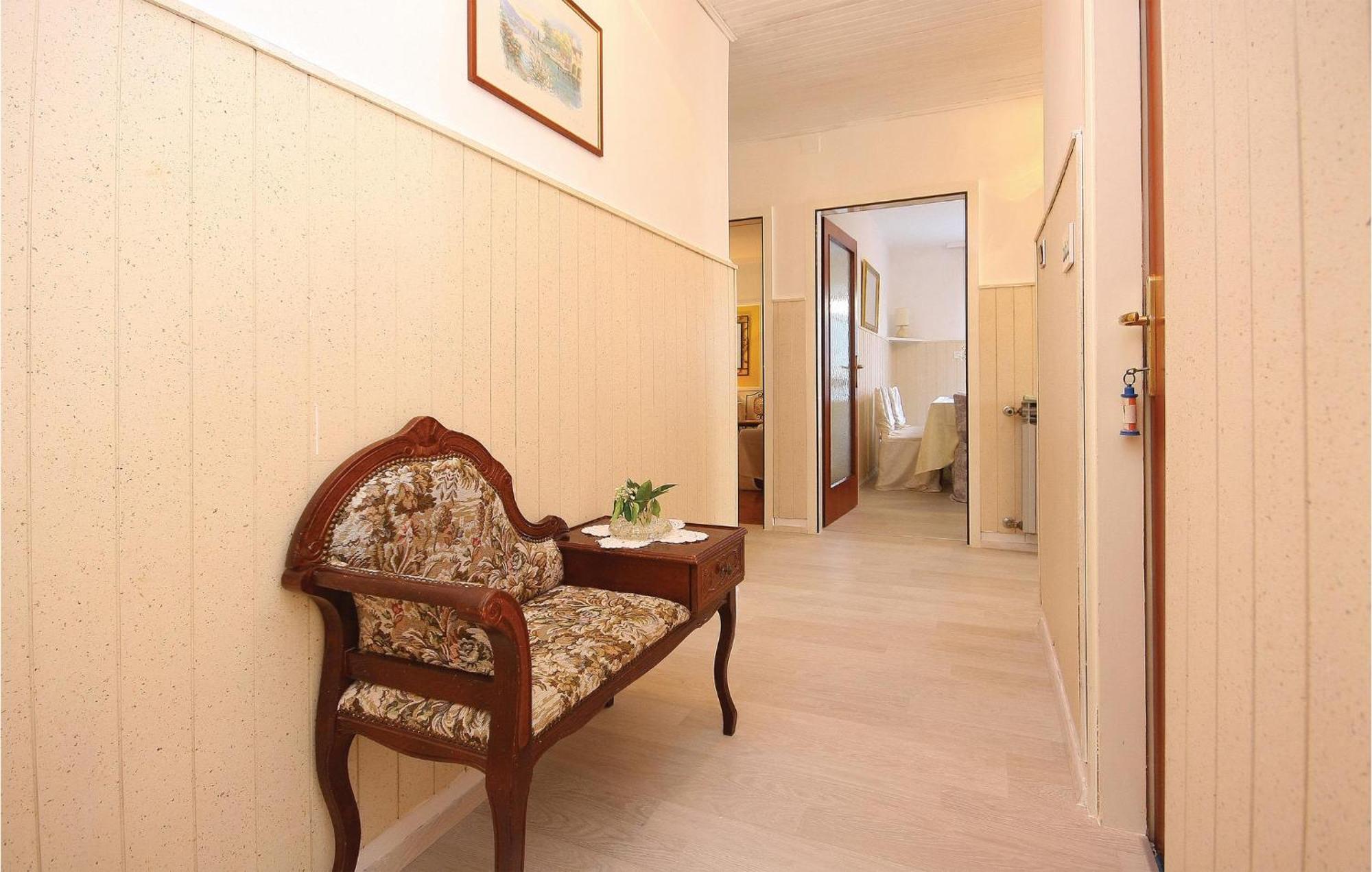 Cozy Apartment In Brodarica With Wifi מראה חיצוני תמונה