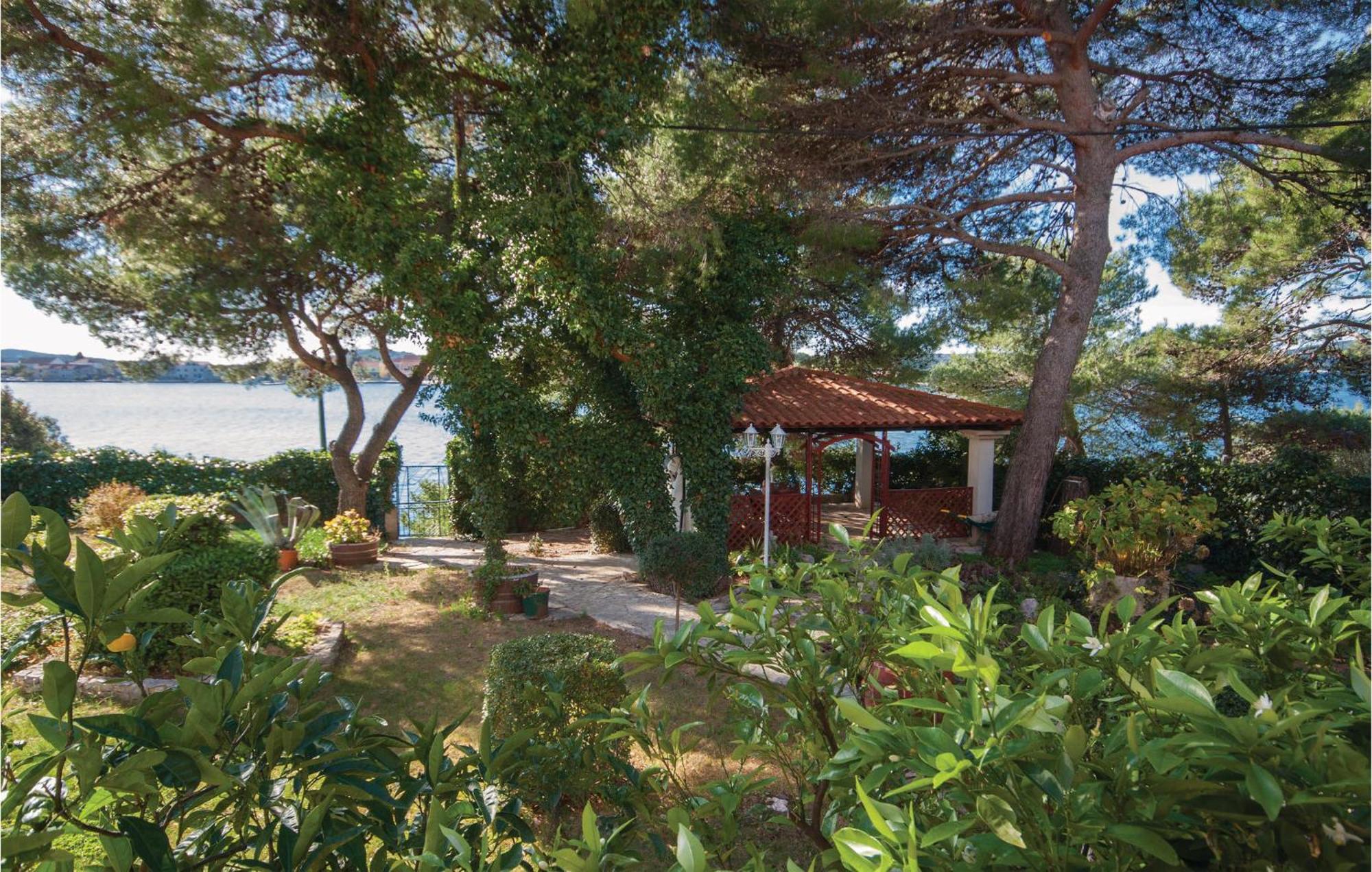 Cozy Apartment In Brodarica With Wifi מראה חיצוני תמונה